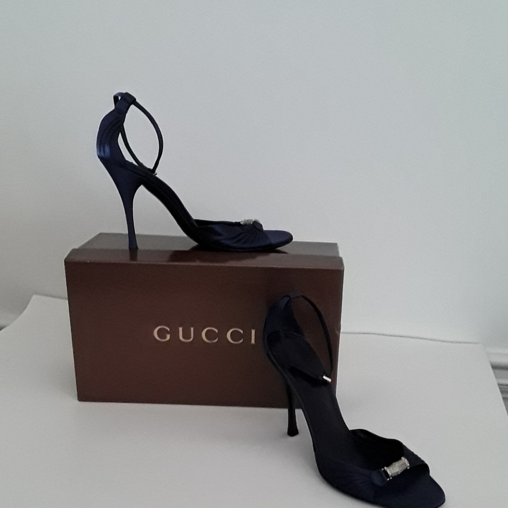 Shoes - Picture 2 of 4
